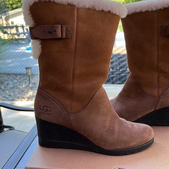 UGG Edelman Cuff Wedge Waterproof Boots - Picture 3 of 10